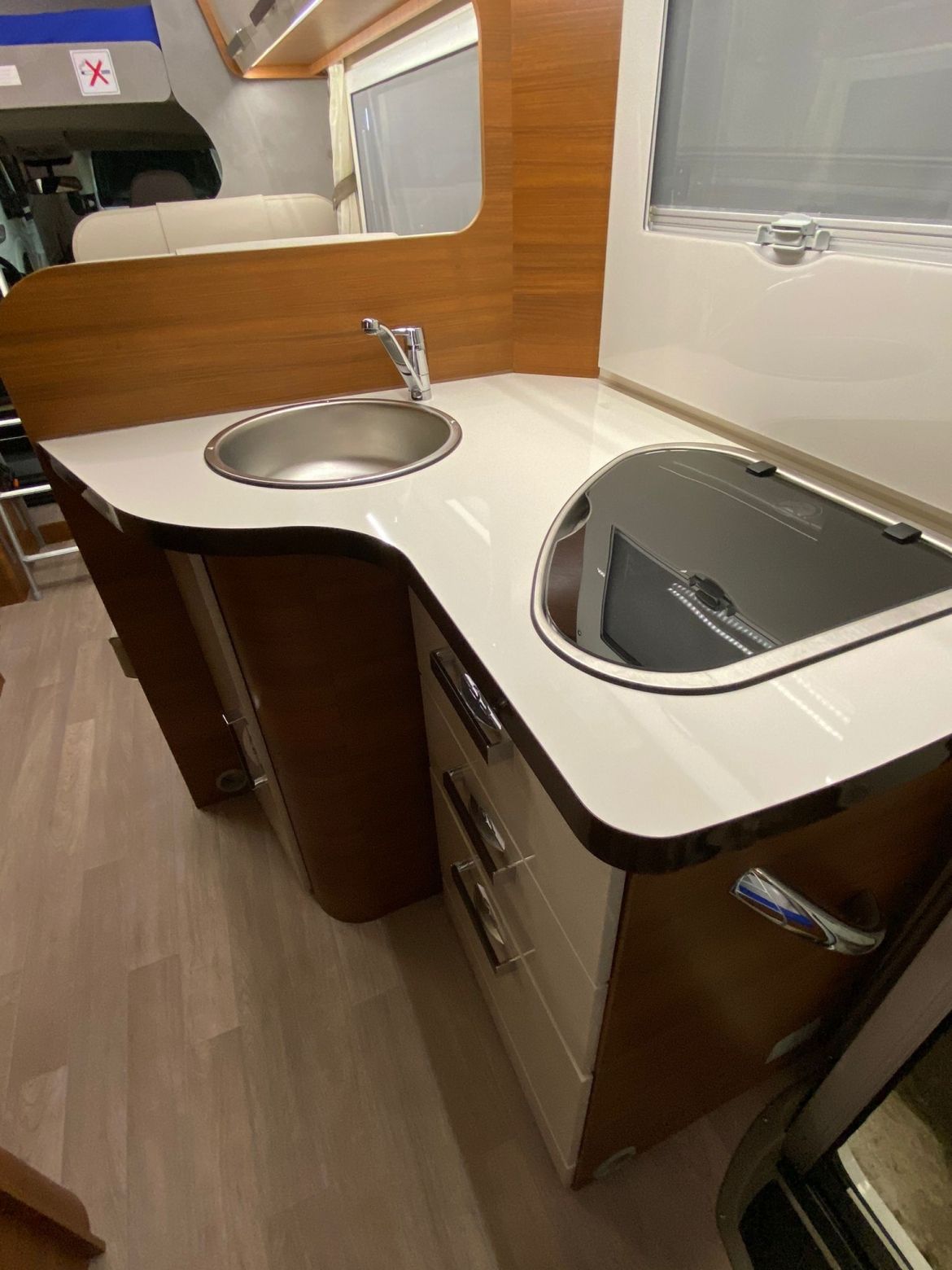 Alquiler-de-autocaravanas-en-montcada.jpg