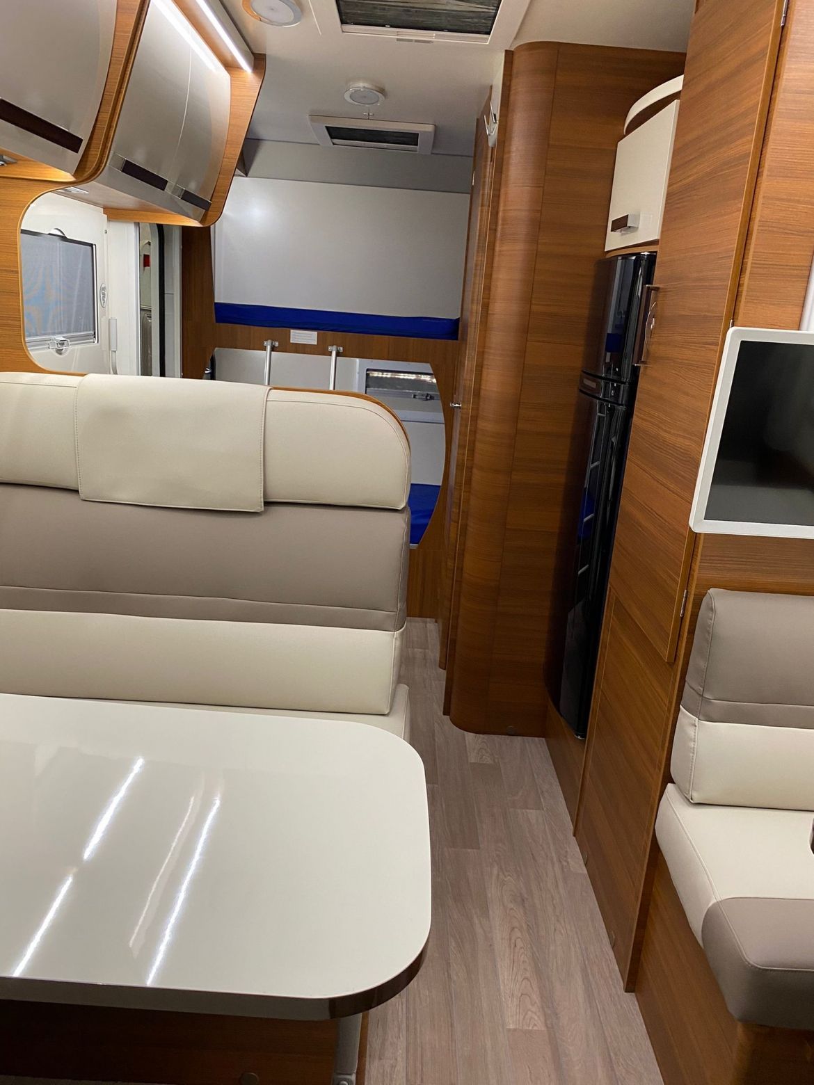 Alquiler-de-autocaravanas-en-sant-cugat.jpg