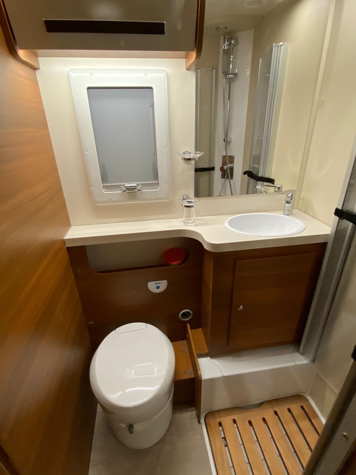alquiler-de-autocaravana-santa-coloma.jpg